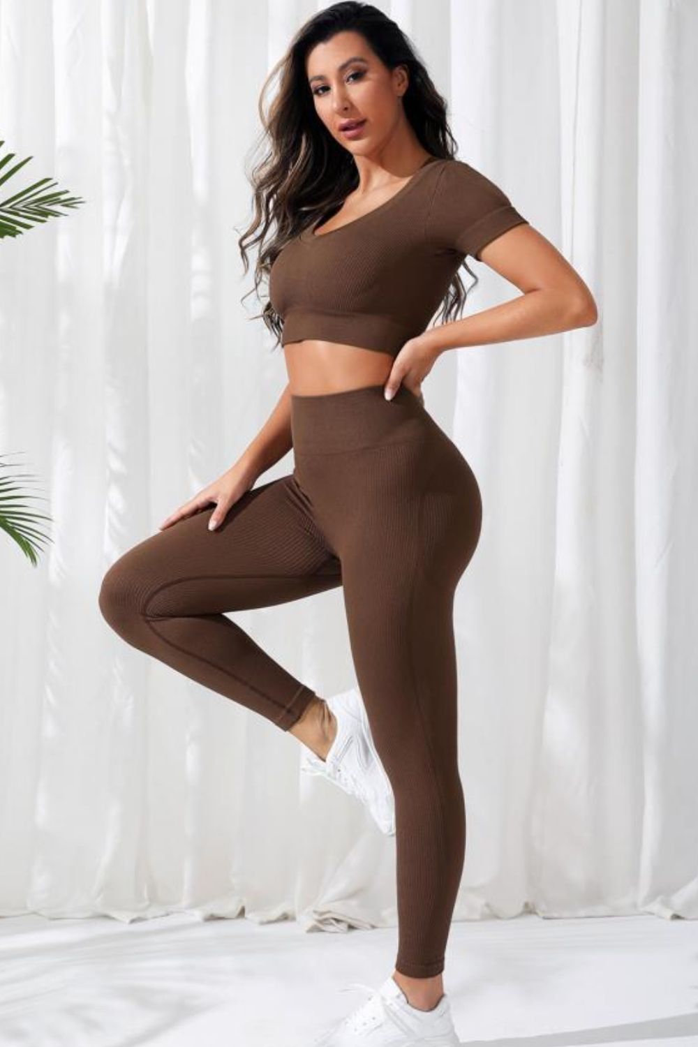 V-Neck Crop Top & Leggings Active Set