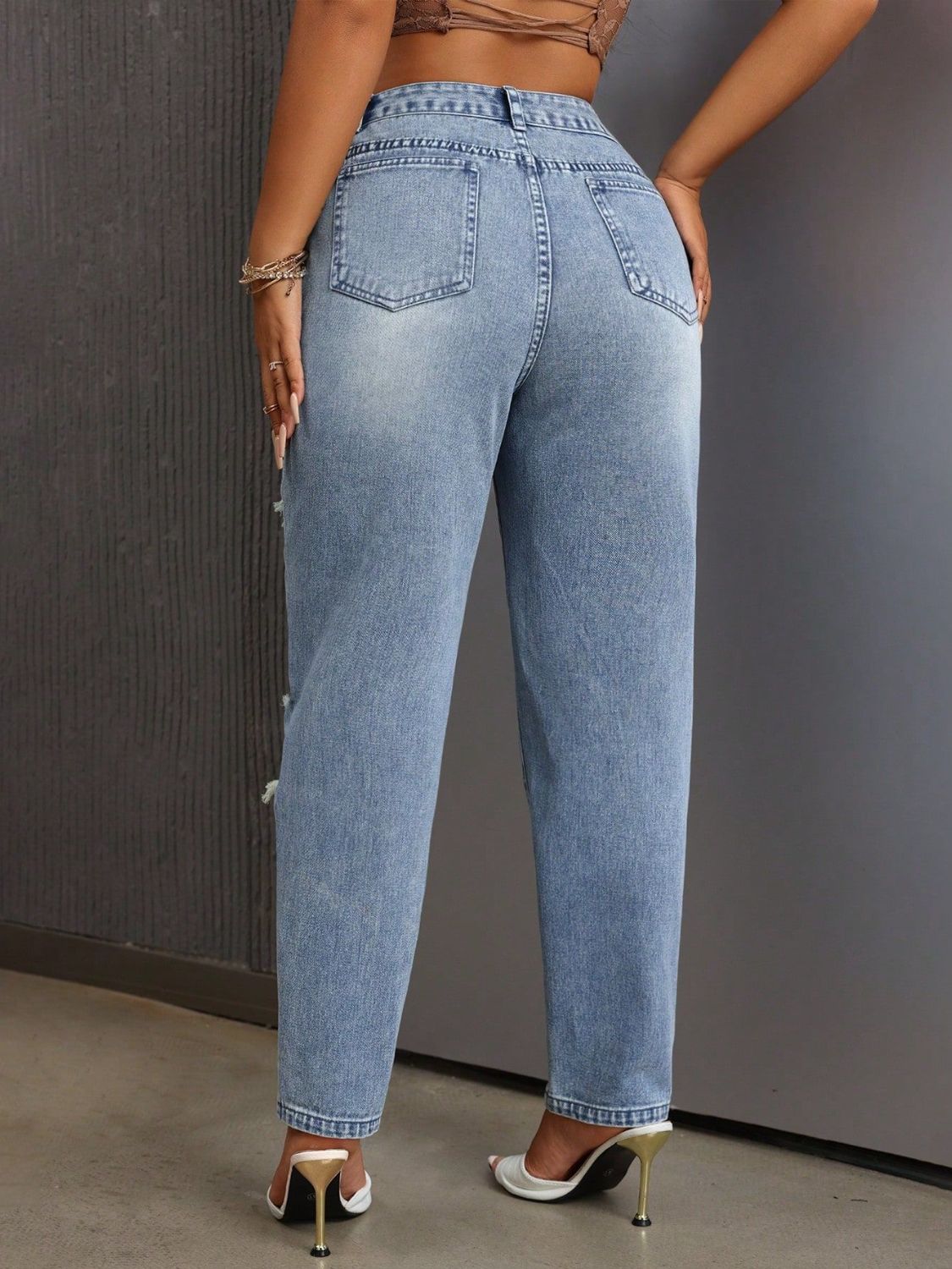 Distressed High Rise Jeans