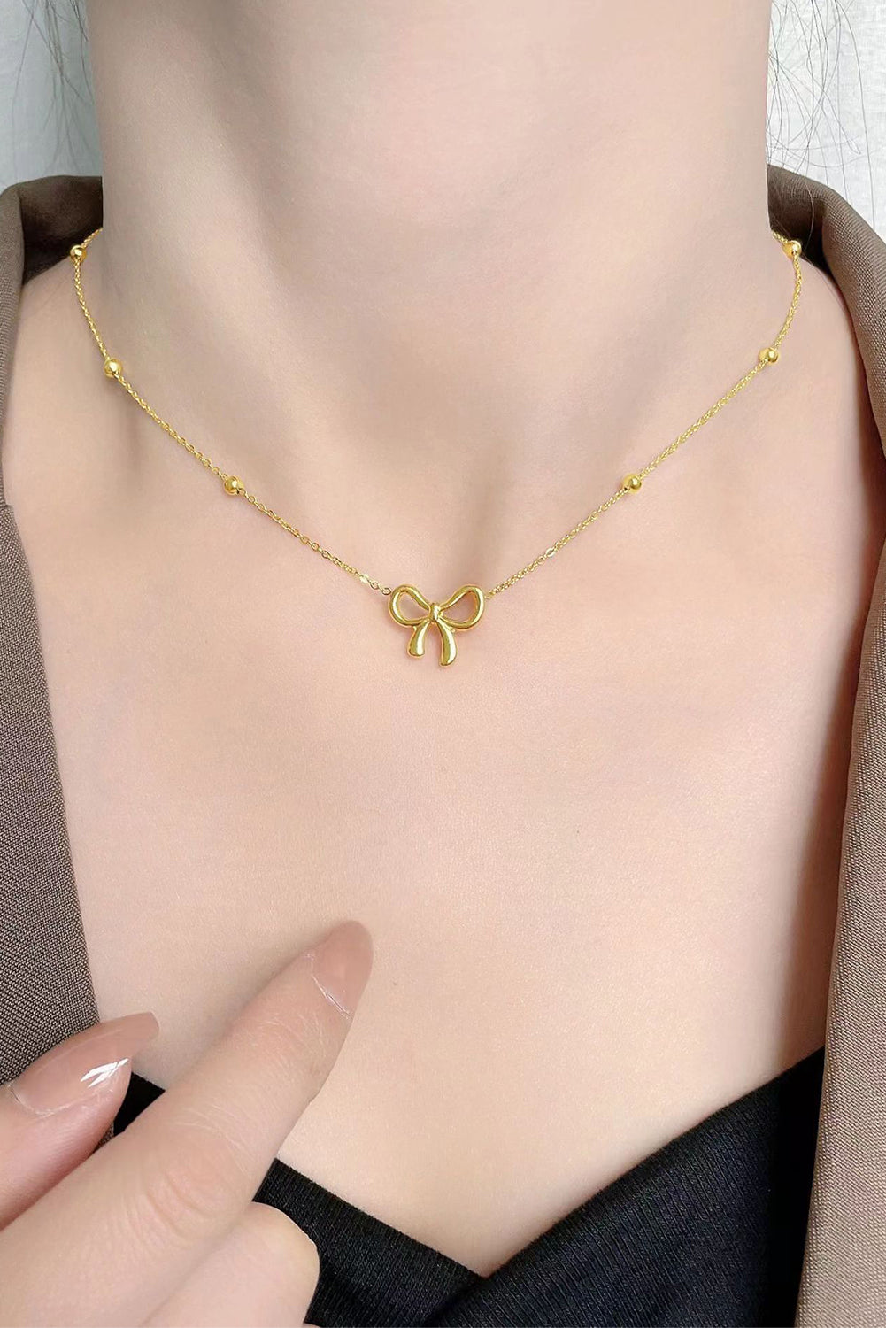 Gold Bowknot Necklace